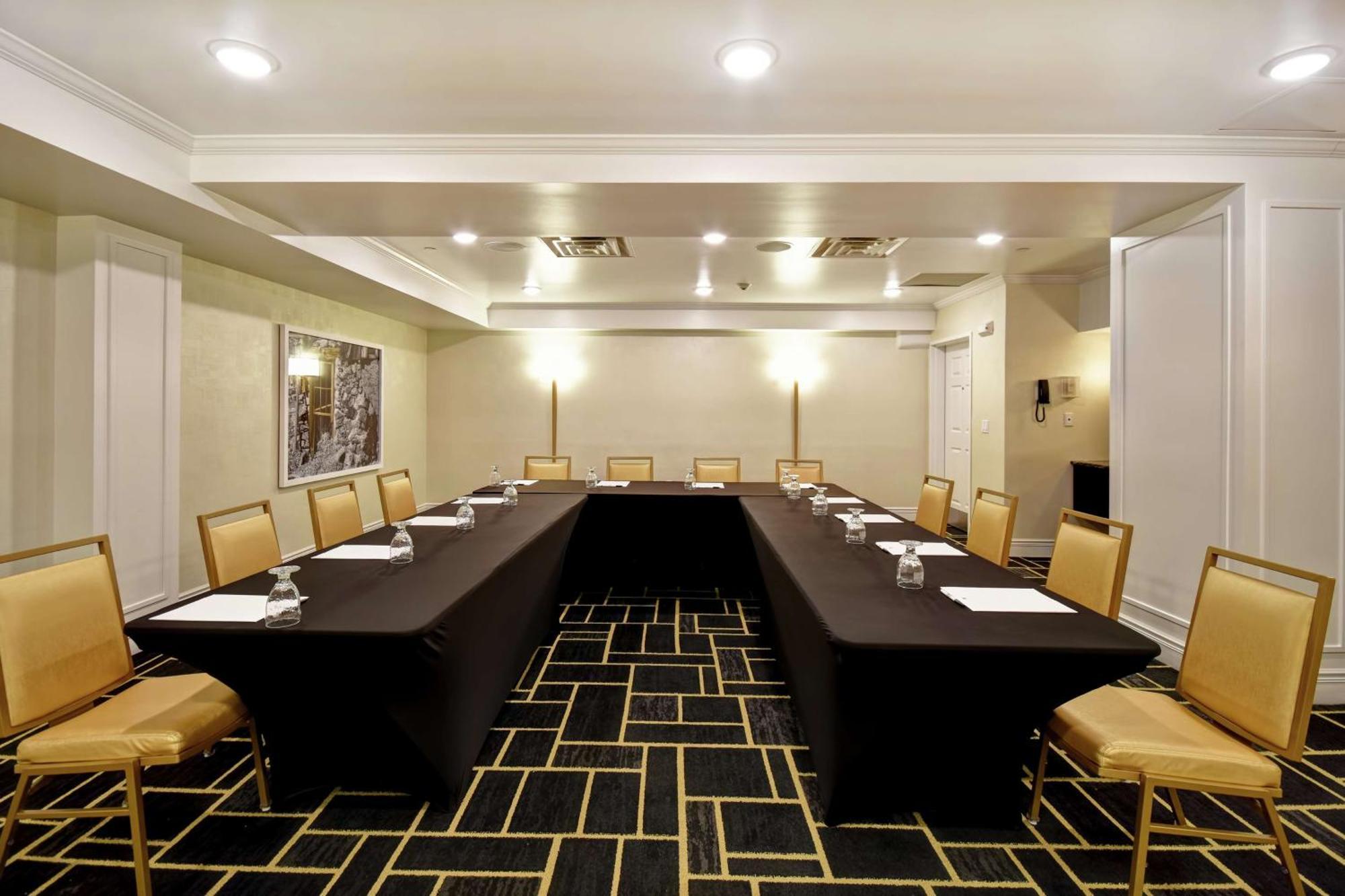 Doubletree By Hilton Deadwood At Cadillac Jack'S Exterior foto